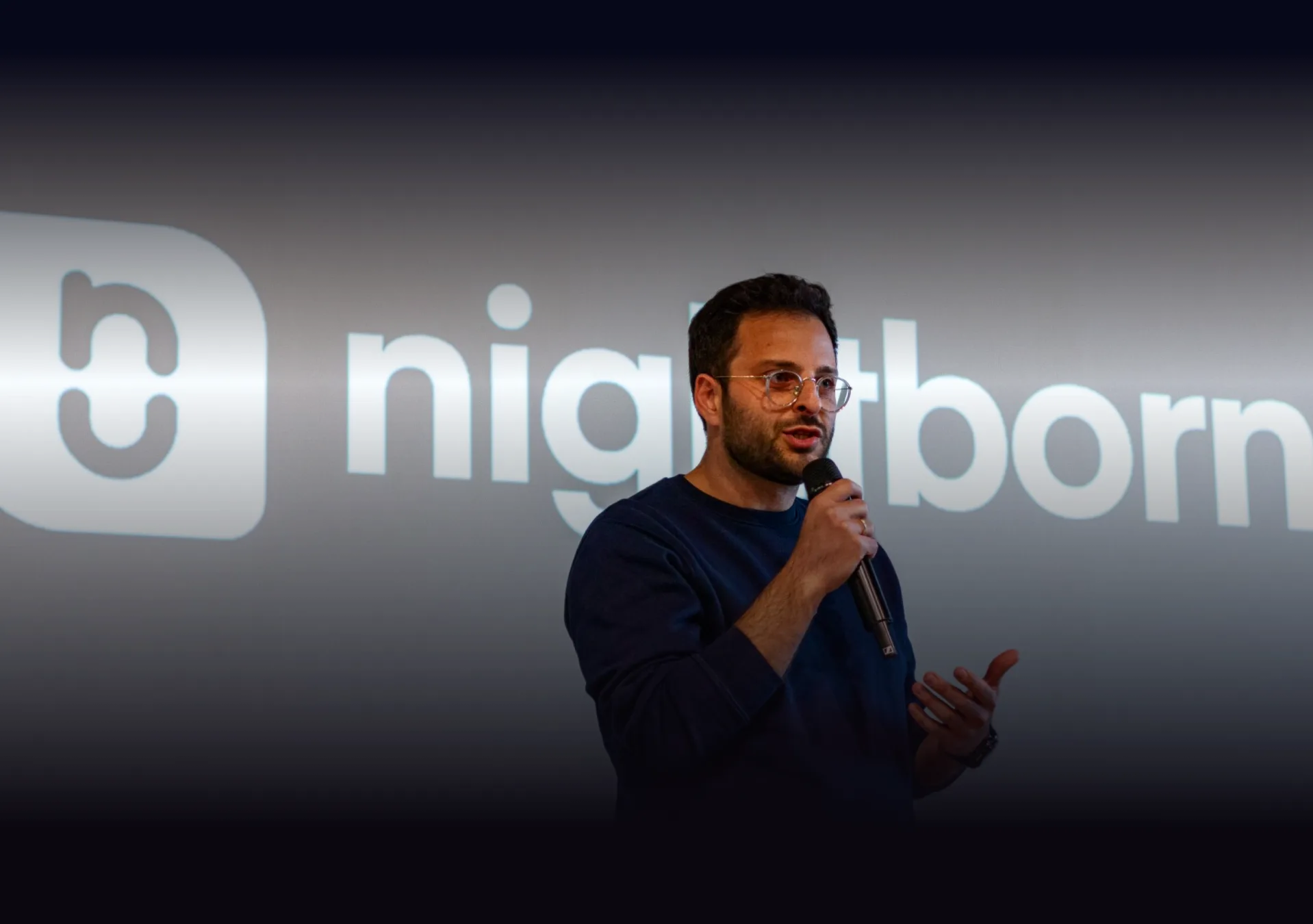 L'équipe Nightborn en atelier dans ses bureaux à Bruxelles